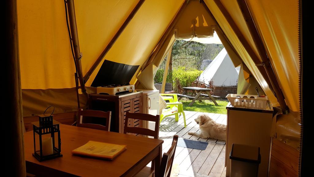 Camping Le Canada-Insolite Chiny Ngoại thất bức ảnh