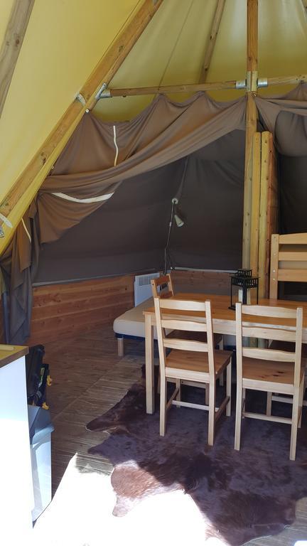 Camping Le Canada-Insolite Chiny Ngoại thất bức ảnh